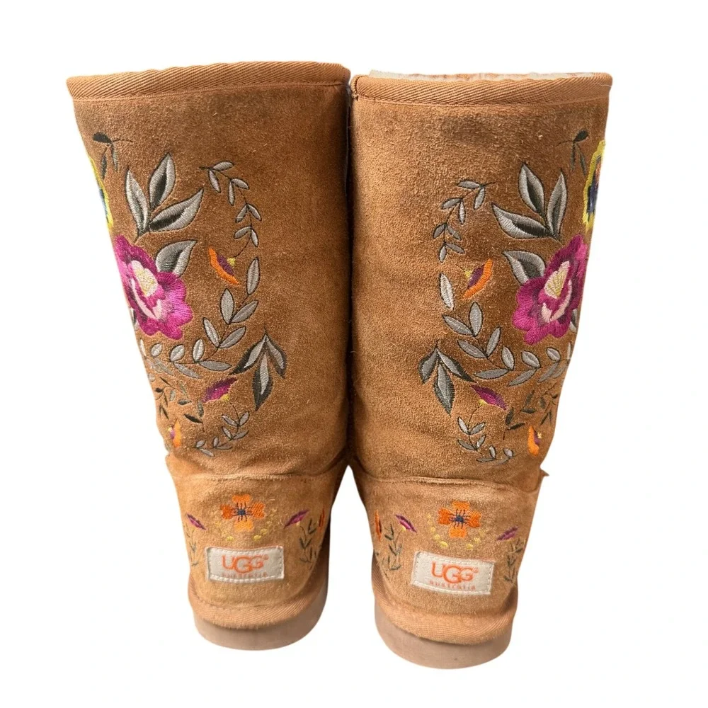 UGG Australia 1005760 Chestnut Suede Floral Embroidered Boots 8 Womens Pull On
